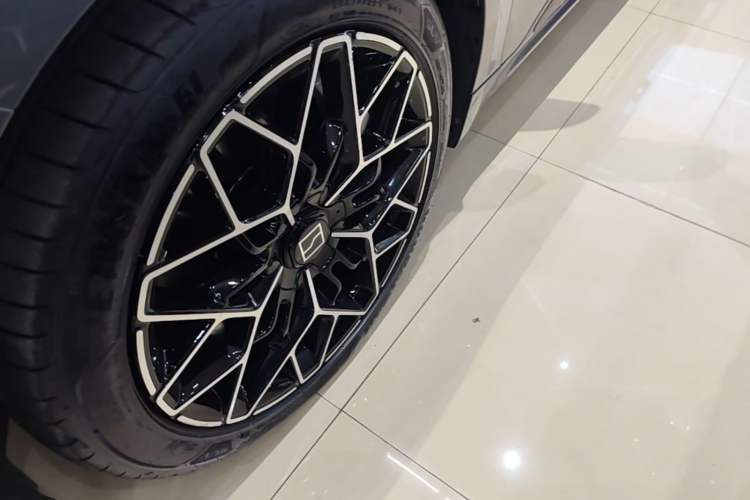 Used Zeekr 001 2024 WE Edition 95 kWh All-Wheel Drive Exterior 4