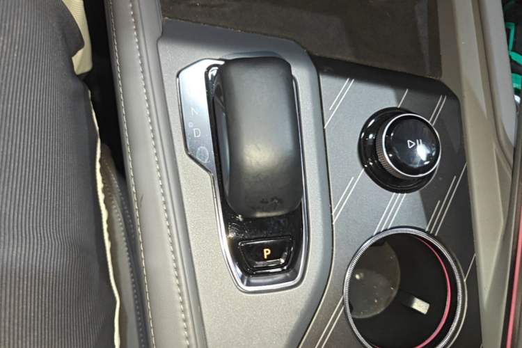 Used Zeekr 001 2024 WE Edition 100 kWh Rear-Drive Gear Lever