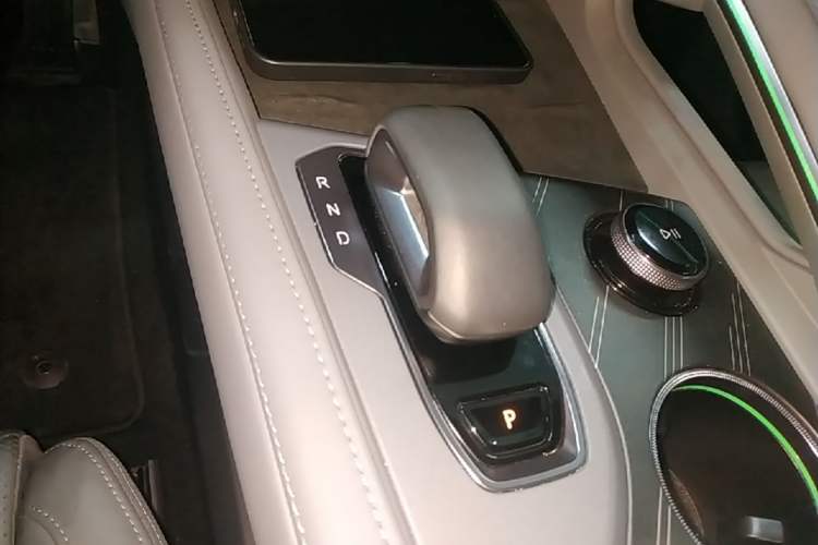 Used Zeekr 001 2024 WE Edition 95 kWh All-Wheel Drive Gear Lever