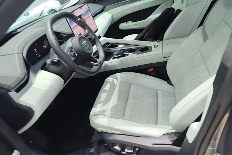 Used Zeekr 001 2024 WE Edition 95 kWh All-Wheel Drive Left Front Seat
