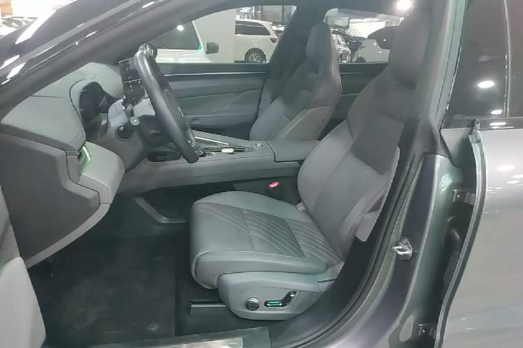 Used Zeekr 001 2024 WE Edition 95 kWh All-Wheel Drive Left Front Seat