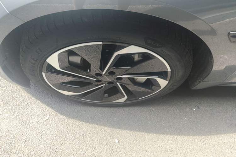 Used Zeekr 001 2024 WE Edition 100 kWh Rear-Drive Left Front Wheel Hub