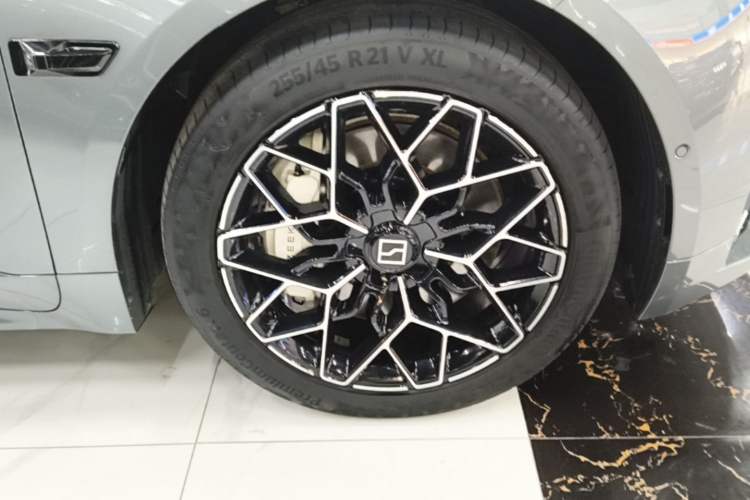 Used Zeekr 001 2024 ME Edition 100 kWh All-Wheel Drive Left Front Wheel Hub