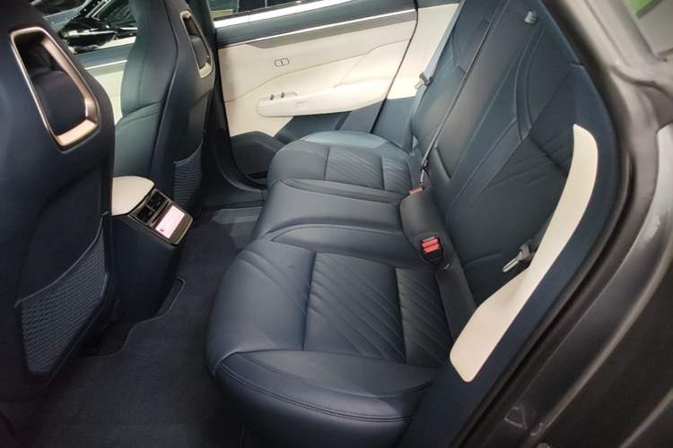 Used Zeekr 001 2024 WE Edition 100 kWh Rear-Drive Left Rear Seat