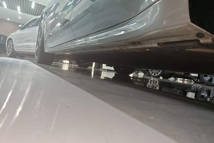 Used Zeekr 001 2024 WE Edition 100 kWh Rear-Drive Left Side Sill