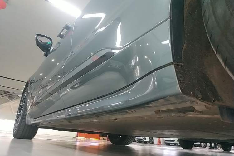 Used Zeekr 001 2024 WE Edition 95 kWh All-Wheel Drive Left Side Sill