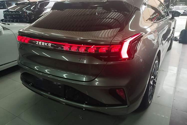 Used Zeekr 001 2024 YOU Edition 100 kWh All-Wheel Drive Rear Right 45 Deg