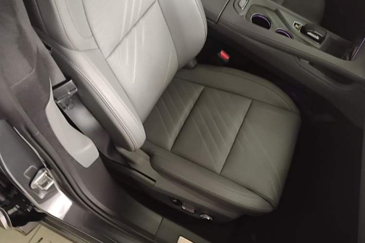 Used Zeekr 001 2024 YOU Edition 100 kWh All-Wheel Drive Right Front Seat