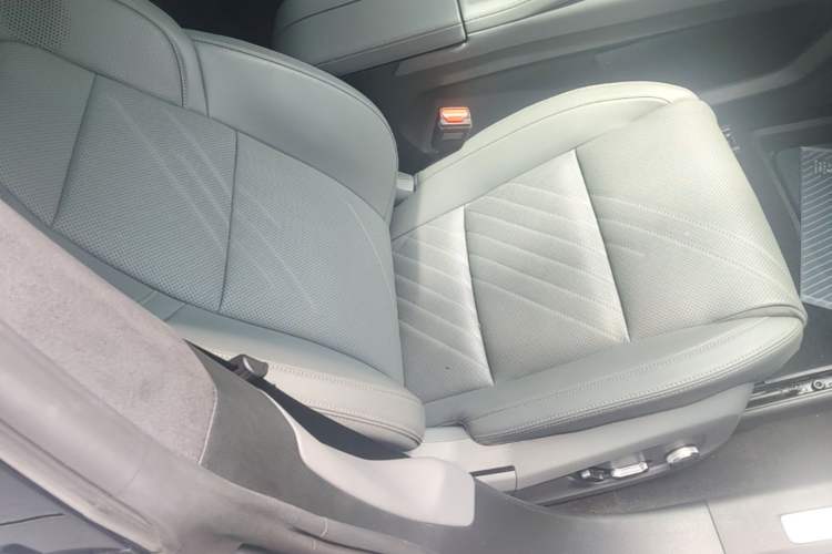 Used Zeekr 001 2024 WE Edition 100 kWh Rear-Drive Right Front Seat