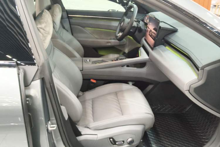 Used Zeekr 001 2024 ME Edition 100 kWh All-Wheel Drive Right Front Seat