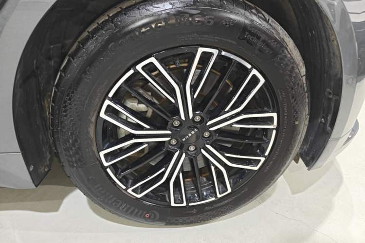 Used Zeekr 001 2024 WE Edition 100 kWh Rear-Drive Right Front Wheel Hub