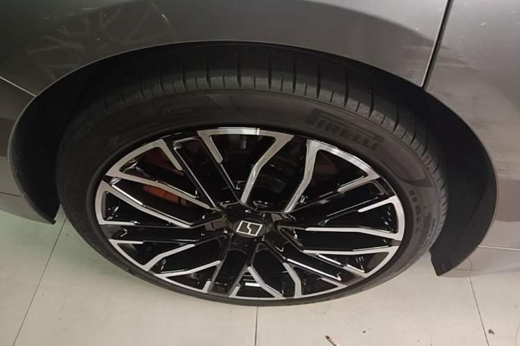 Used Zeekr 001 2024 YOU Edition 100 kWh All-Wheel Drive Right Rear Wheel Hub