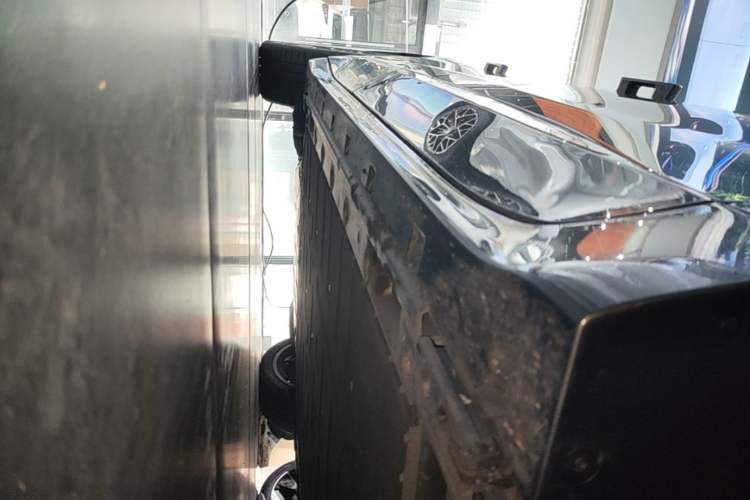 Used Zeekr 001 2024 WE Edition 100 kWh Rear-Drive Right Side Sill