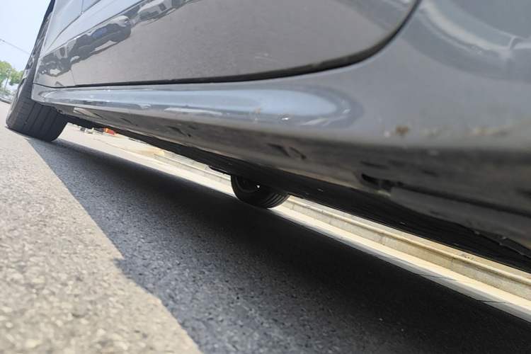 Used Zeekr 001 2024 WE Edition 100 kWh Rear-Drive Right Side Sill