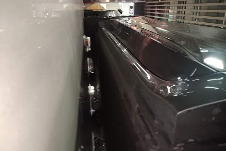 Used Zeekr 001 2024 YOU Edition 100 kWh All-Wheel Drive Right Side Sill