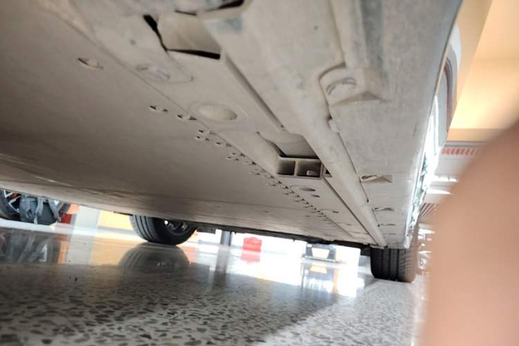 Used Zeekr 001 2024 WE Edition 95 kWh All-Wheel Drive Right Side Sill