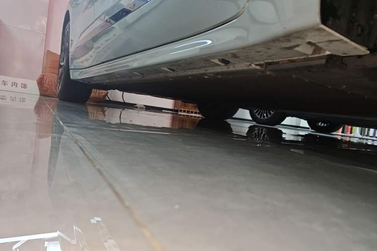 Used Zeekr 001 2024 WE Edition 100 kWh Rear-Drive Right Side Sill