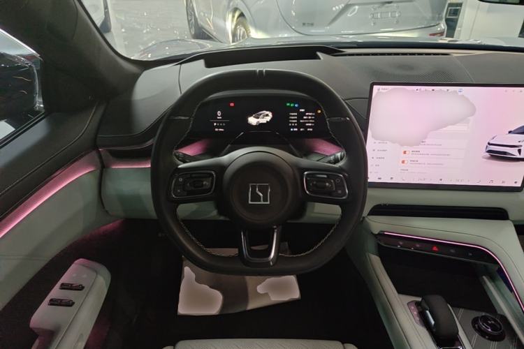 Used Zeekr 001 2024 WE Edition 100 kWh Rear-Drive Steering Wheel