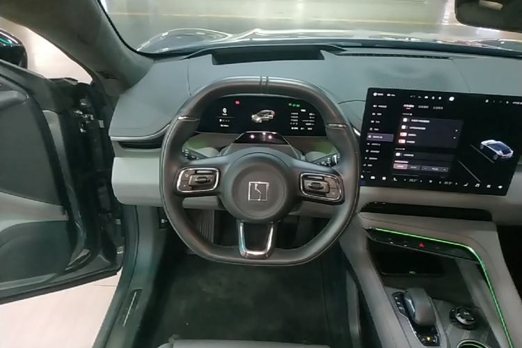 Used Zeekr 001 2024 WE Edition 95 kWh All-Wheel Drive Steering Wheel