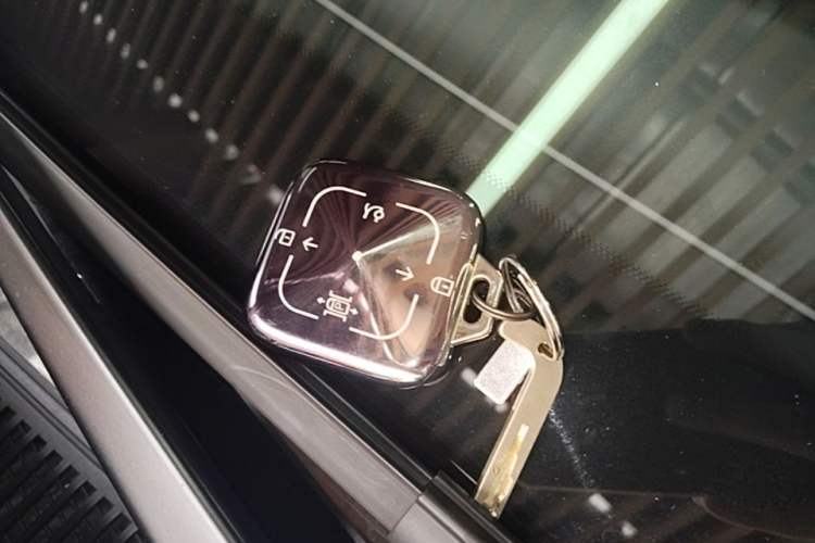 Used Zeekr 001 2024 YOU Edition 100 kWh All-Wheel Drive Vehicle Key