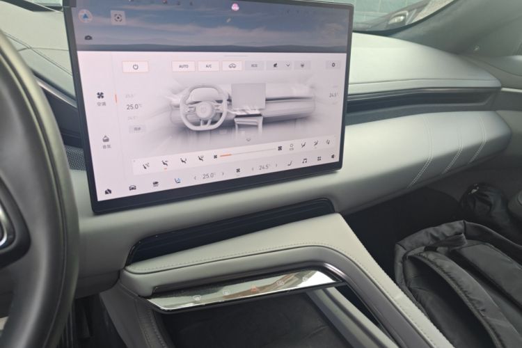 Used Zeekr 001 2024 WE Edition 100 kWh Rear-Drive Audio And AC Panel