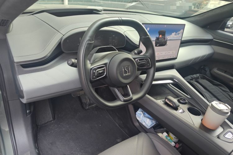 Used Zeekr 001 2024 WE Edition 100 kWh Rear-Drive Center Console