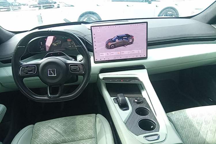 Used Zeekr 001 2024 WE Edition 100 kWh Rear-Drive Center Console