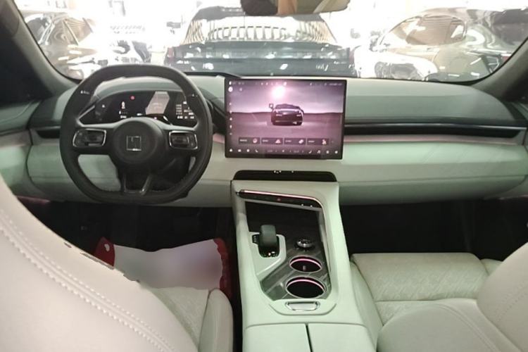 Used Zeekr 001 2024 WE Edition 95 kWh All-Wheel Drive Center Console