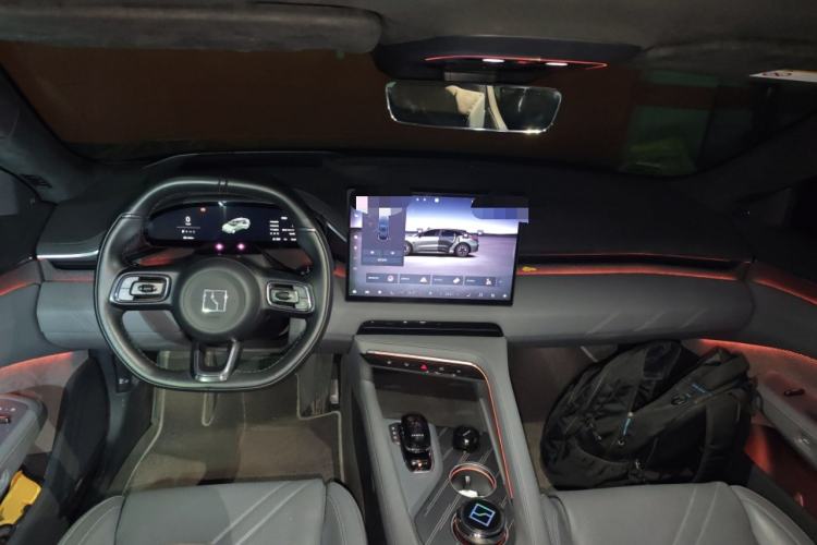 Used Zeekr 001 2024 WE Edition 95 kWh All-Wheel Drive Center Console