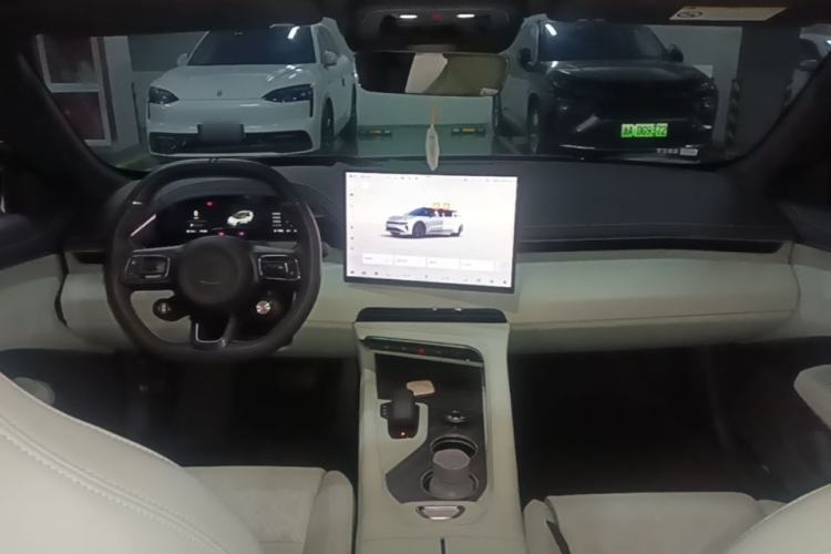 Used Zeekr 001 2024 YOU Edition 100 kWh All-Wheel Drive Center Console