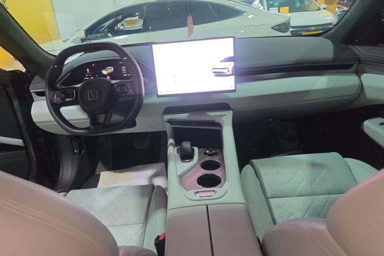 Used Zeekr 001 2024 YOU Edition 100 kWh All-Wheel Drive Center Console