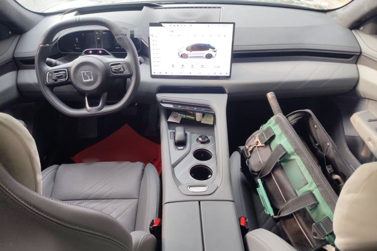 Used Zeekr 001 2024 WE Edition 95 kWh All-Wheel Drive Center Console