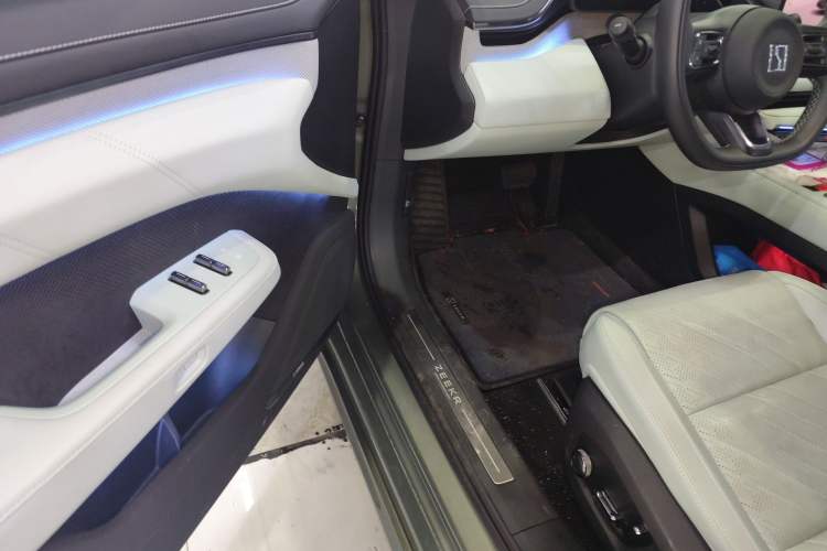 Used Zeekr 001 2024 WE Edition 100 kWh Rear-Drive Driver Seat