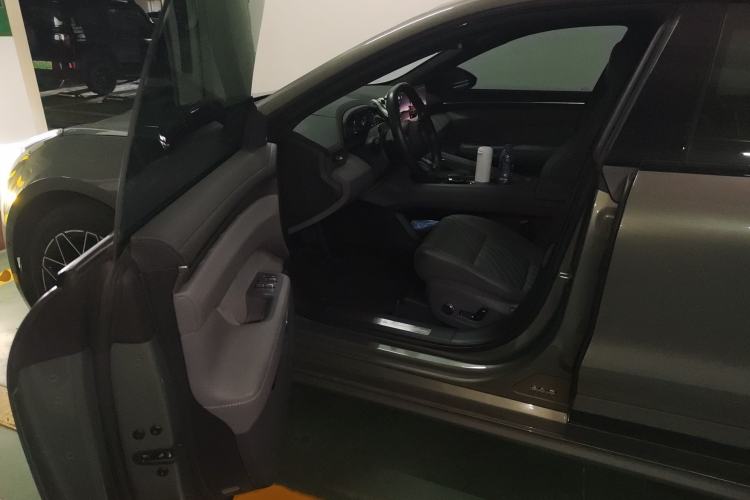 Used Zeekr 001 2024 WE Edition 95 kWh All-Wheel Drive Driver Seat