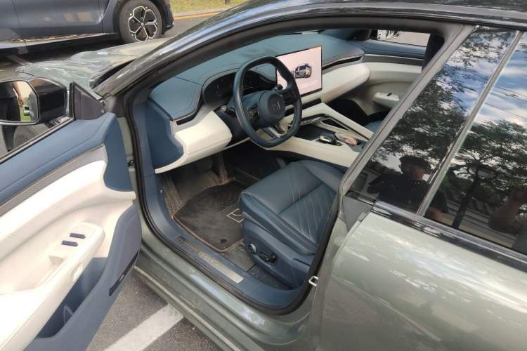 Used Zeekr 001 2024 WE Edition 100 kWh Rear-Drive Driver Seat