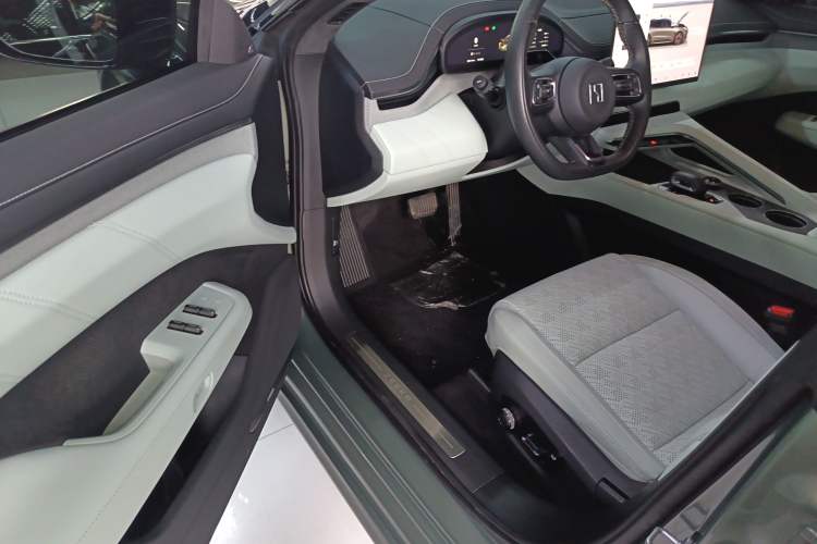 Used Zeekr 001 2024 YOU Edition 100 kWh All-Wheel Drive Driver Seat