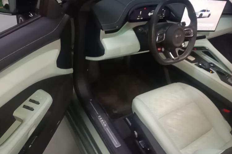 Used Zeekr 001 2024 YOU Edition 100 kWh All-Wheel Drive Driver Seat