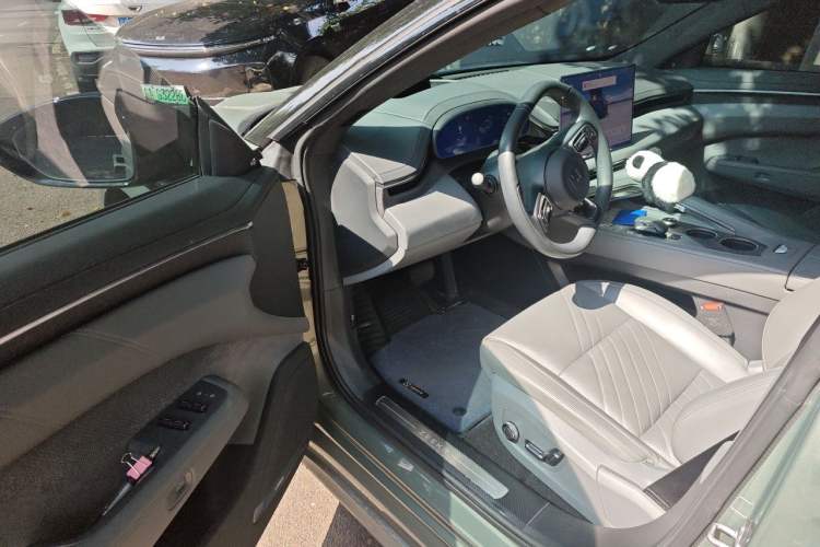 Used Zeekr 001 2024 WE Edition 95 kWh All-Wheel Drive Driver Seat