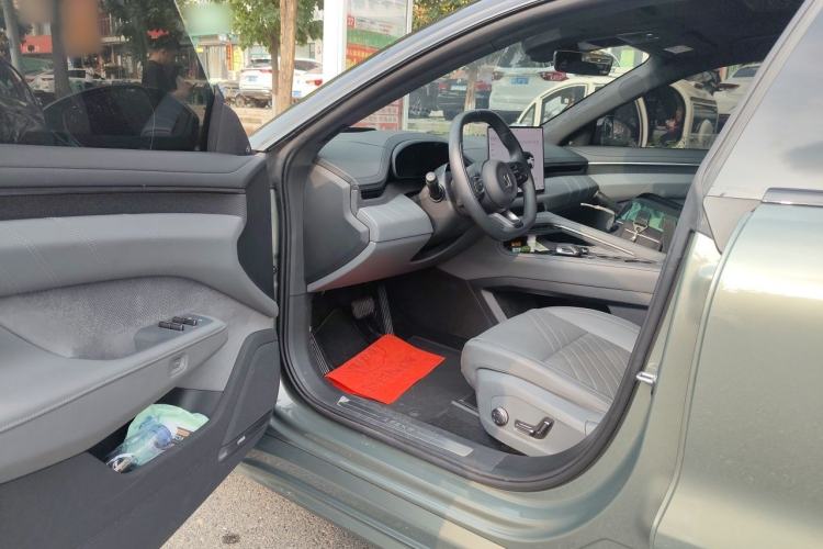 Used Zeekr 001 2024 WE Edition 95 kWh All-Wheel Drive Driver Seat