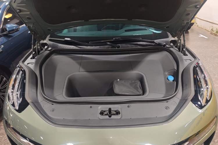 Used Zeekr 001 2024 YOU Edition 100 kWh All-Wheel Drive Engine Bay