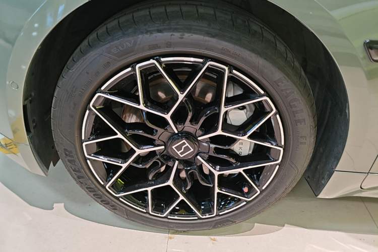Used Zeekr 001 2024 WE Edition 100 kWh Rear-Drive Exterior 4