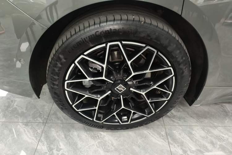Used Zeekr 001 2024 WE Edition 95 kWh All-Wheel Drive Exterior 5