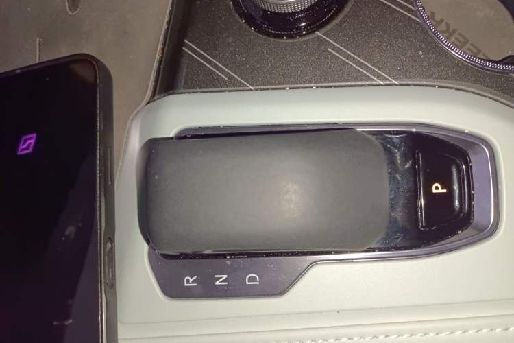 Used Zeekr 001 2024 WE Edition 95 kWh All-Wheel Drive Gear Lever
