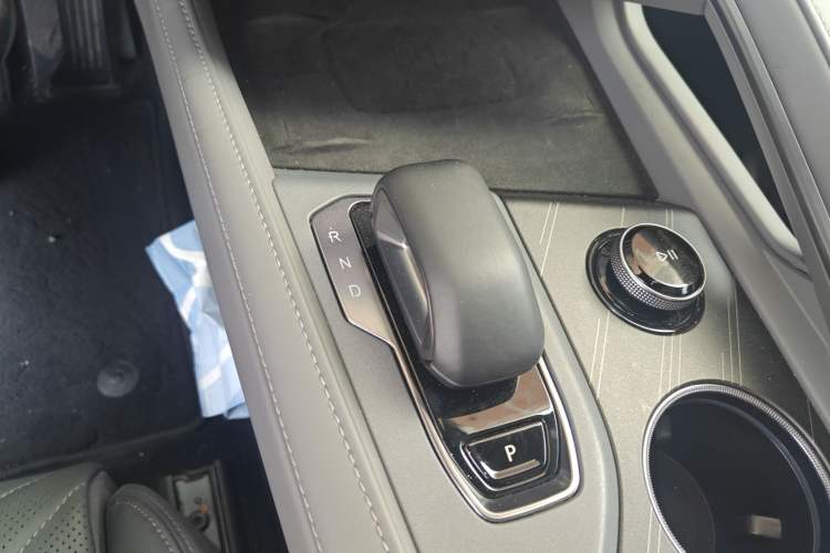 Used Zeekr 001 2024 WE Edition 100 kWh Rear-Drive Gear Lever