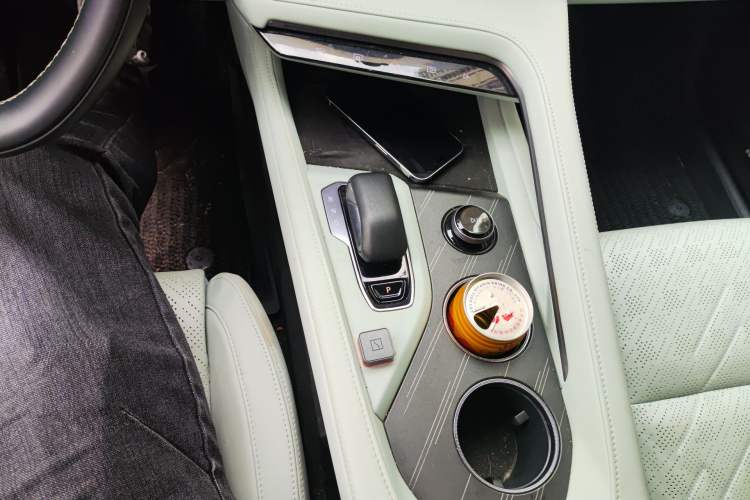 Used Zeekr 001 2024 ME Edition 100 kWh All-Wheel Drive Gear Lever