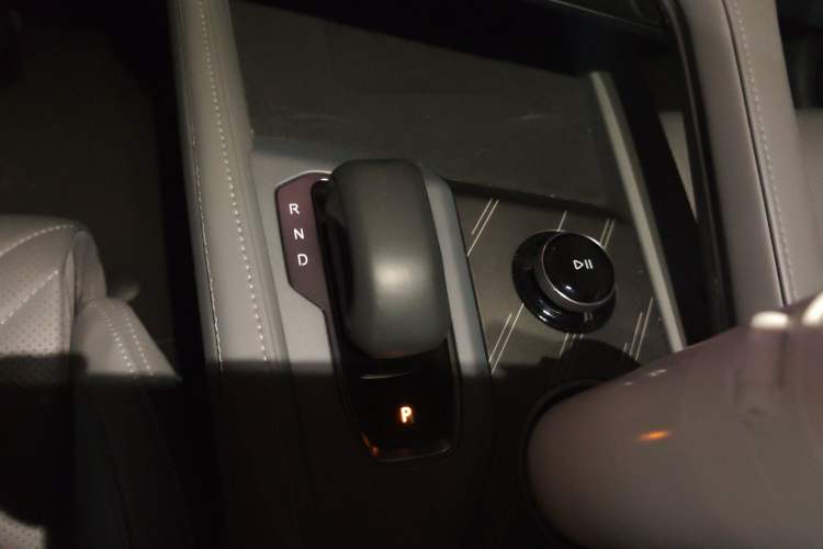 Used Zeekr 001 2024 WE Edition 95 kWh All-Wheel Drive Gear Lever