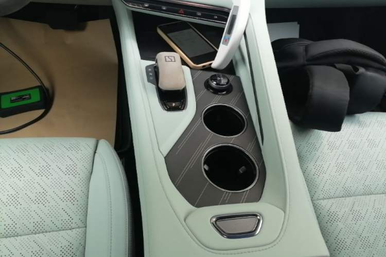 Used Zeekr 001 2024 YOU Edition 100 kWh All-Wheel Drive Gear Lever