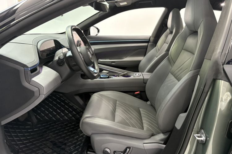 Used Zeekr 001 2024 ME Edition 100 kWh All-Wheel Drive Interior 1