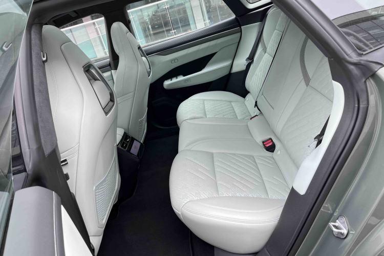 Used Zeekr 001 2024 WE Edition 100 kWh Rear-Drive Interior 10