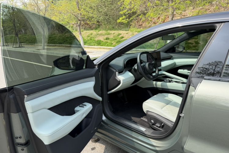 Used Zeekr 001 2024 WE Edition 95 kWh All-Wheel Drive Interior 10